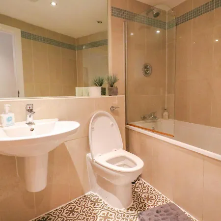 Apartment Stunning Leeds Gem - Amazing Location - Hot Tub