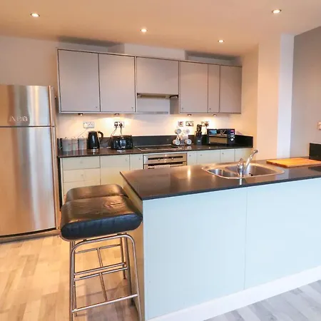 Stunning Leeds Gem - Amazing Location - Hot Tub Apartment